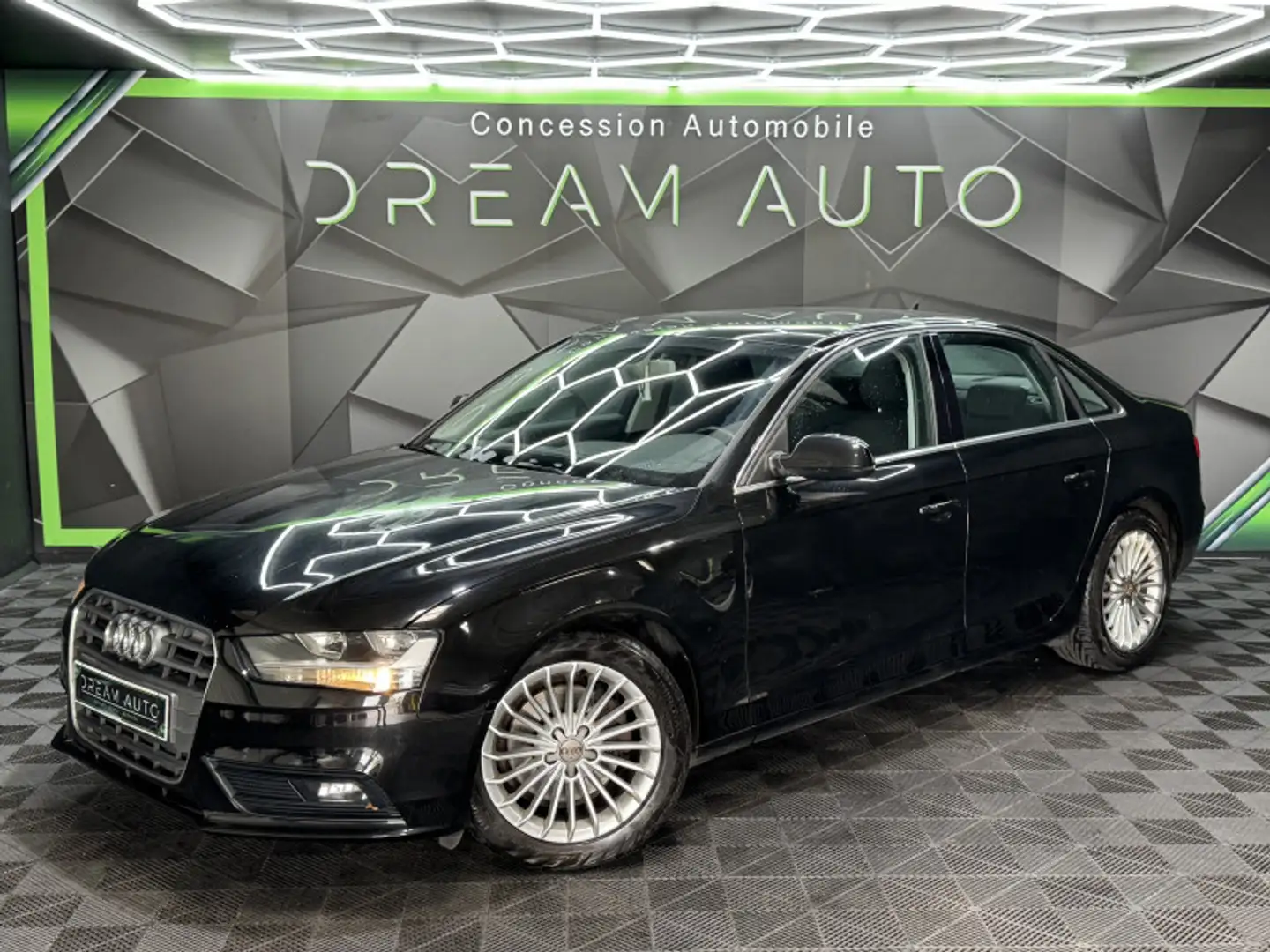 Audi A4 2.0 TDI 136CH ULTRA CLEAN DIESEL DPF ATTRACTION EU Noir - 1