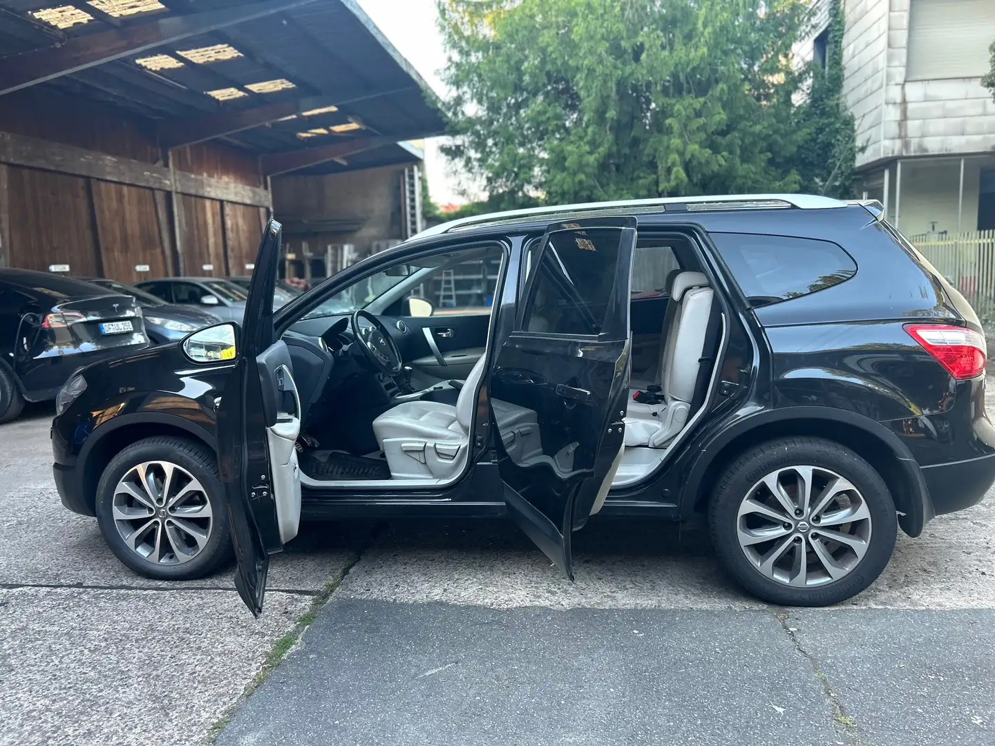 Nissan Qashqai+2 1.6 dCi DPF 4x4 Start/Stop 7Sitze Noir - 1