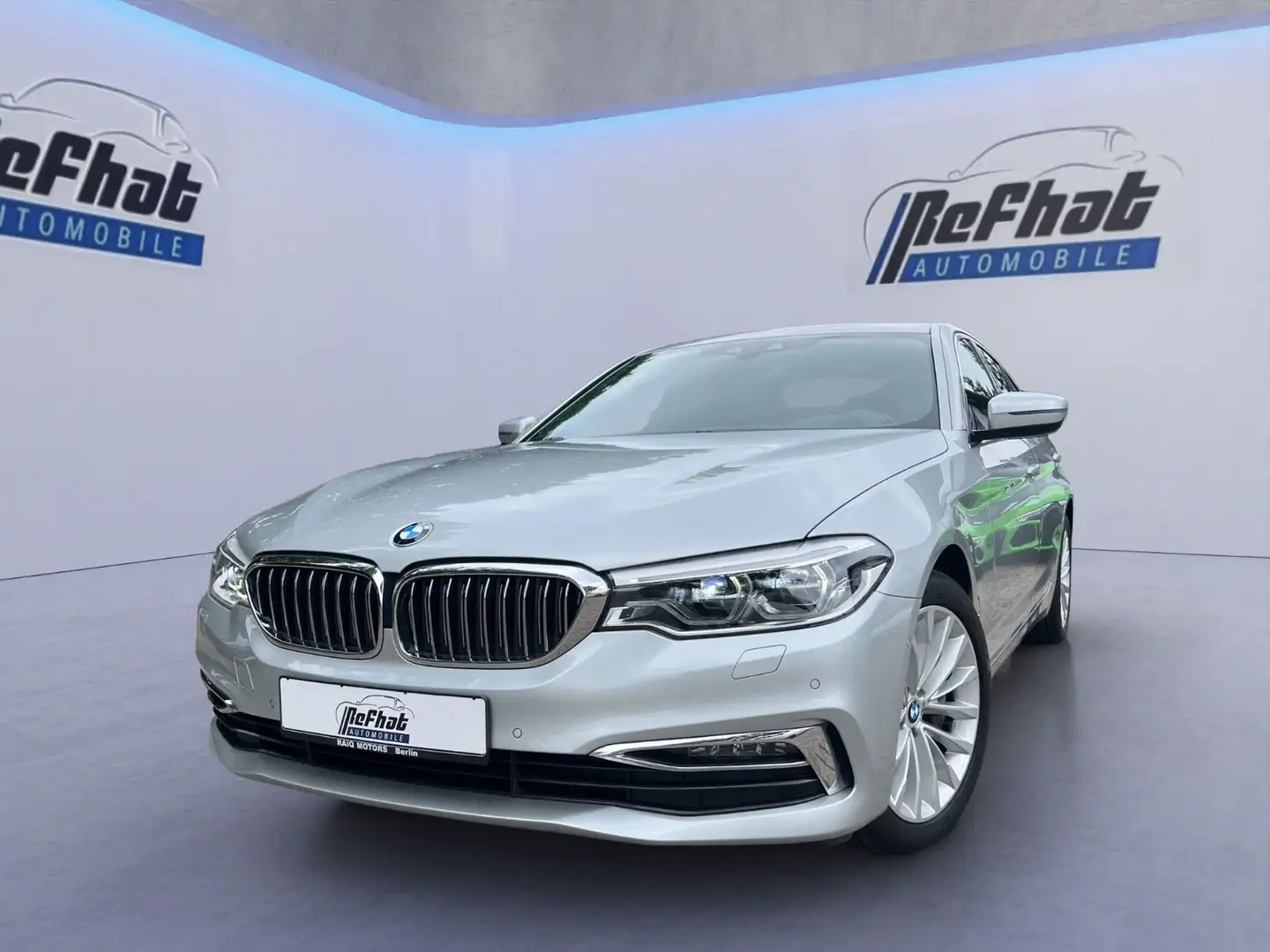 BMW 540 d Lim.xDrive Luxury Line*LASER*LED*4xSHZ*DIGI Stříbrná - 1
