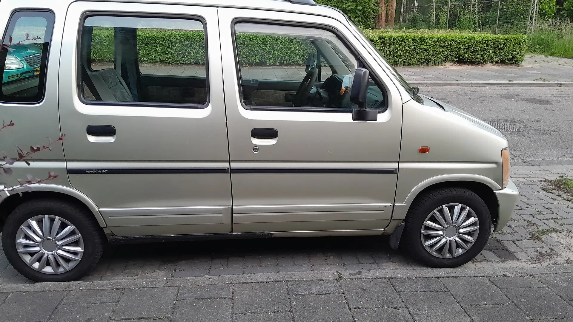 Suzuki Wagon R+ Wagon R+ 1.2 GL Gold - 2
