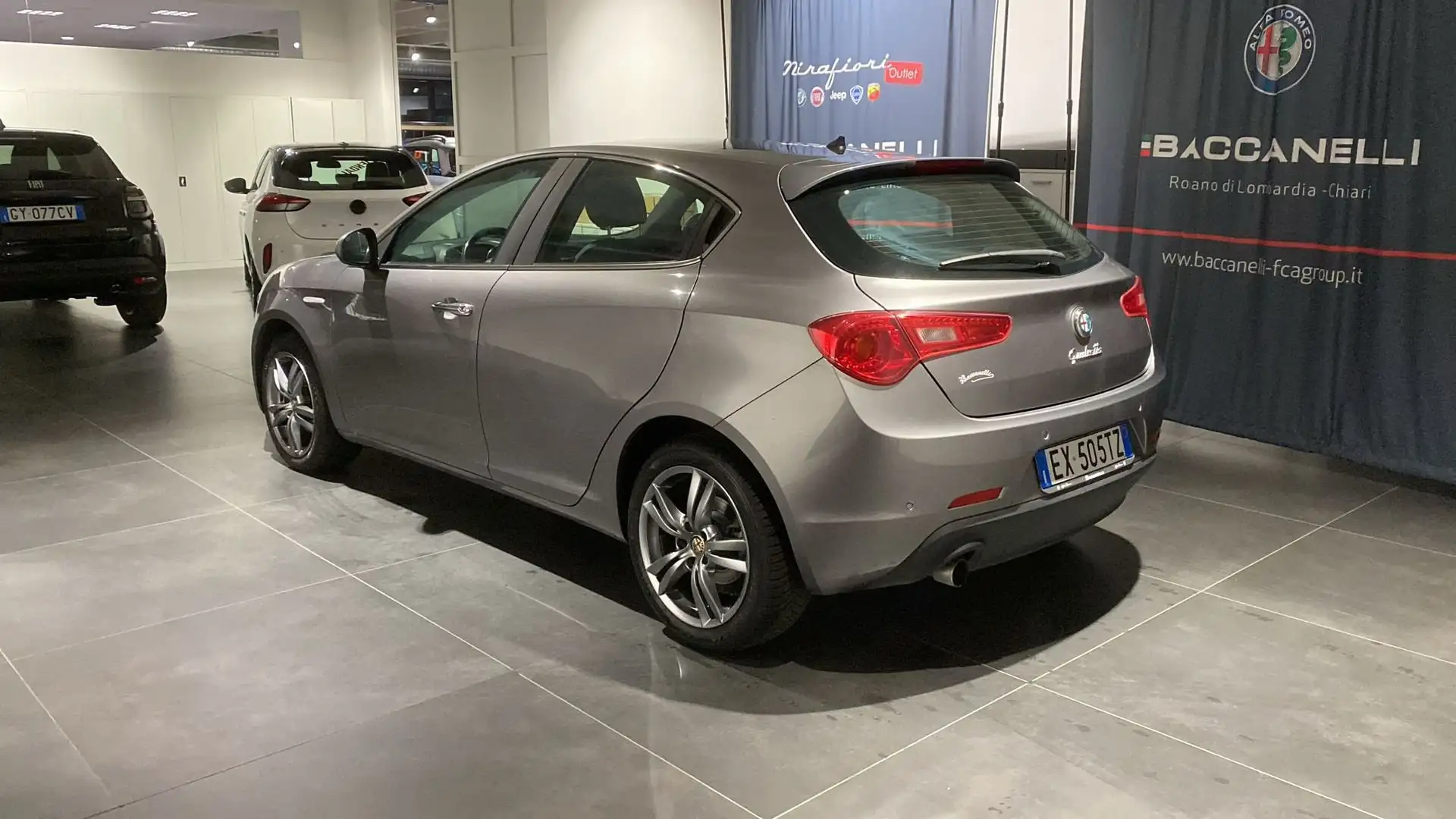 Alfa Romeo Giulietta Giulietta 1.4 Turbo 120 CV Distinctive Grau - 2