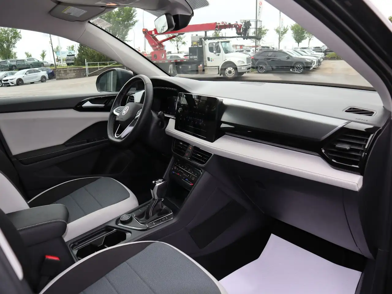 Volkswagen Taos снимка Volkswagen Taos