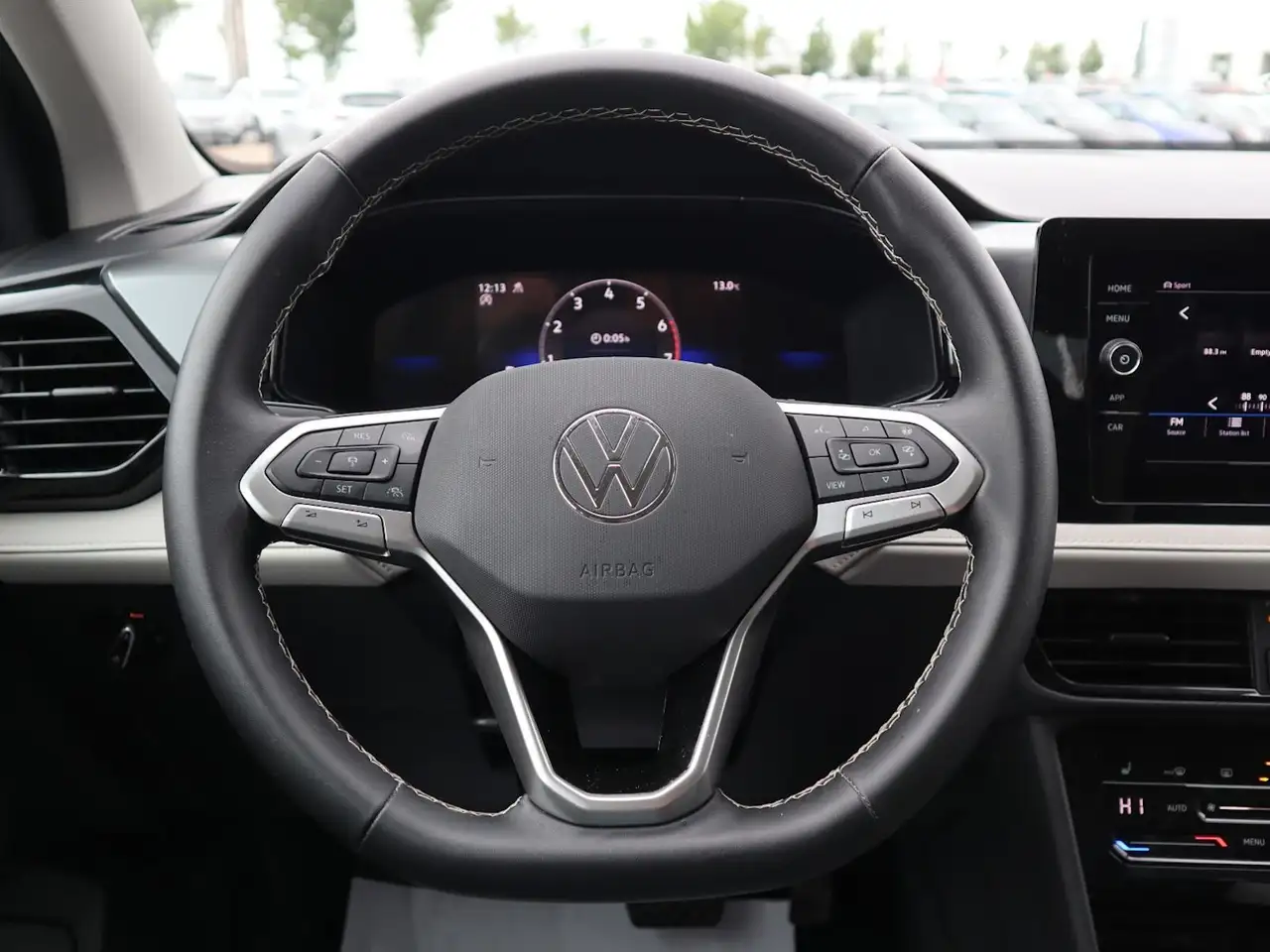 Volkswagen Taos снимка Volkswagen Taos