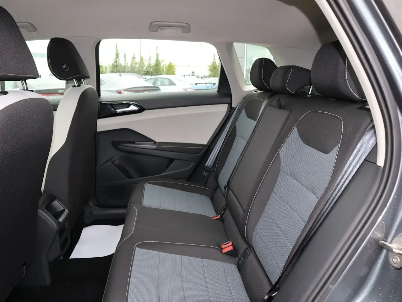 Volkswagen Taos снимка Volkswagen Taos