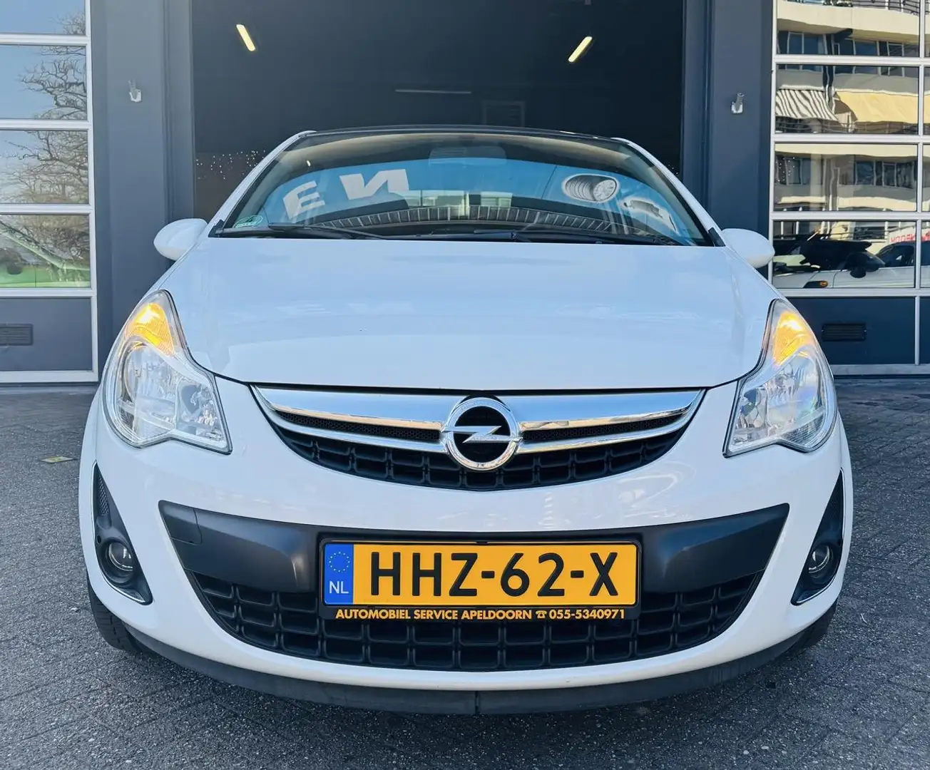 Opel Corsa .4- 16V Color Edition *AIRCO*NW.APK*ELEKTR. PAKKET Wit - 2