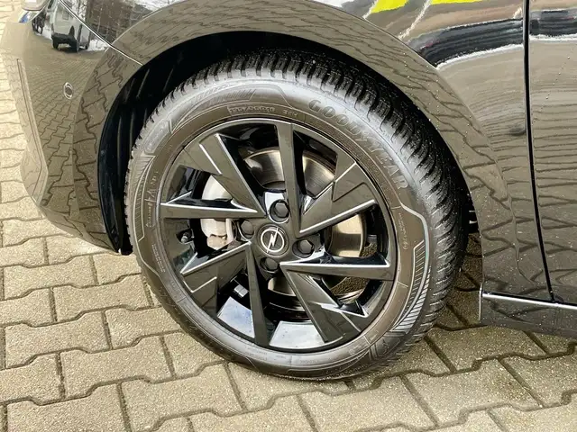Opel Corsa view 9