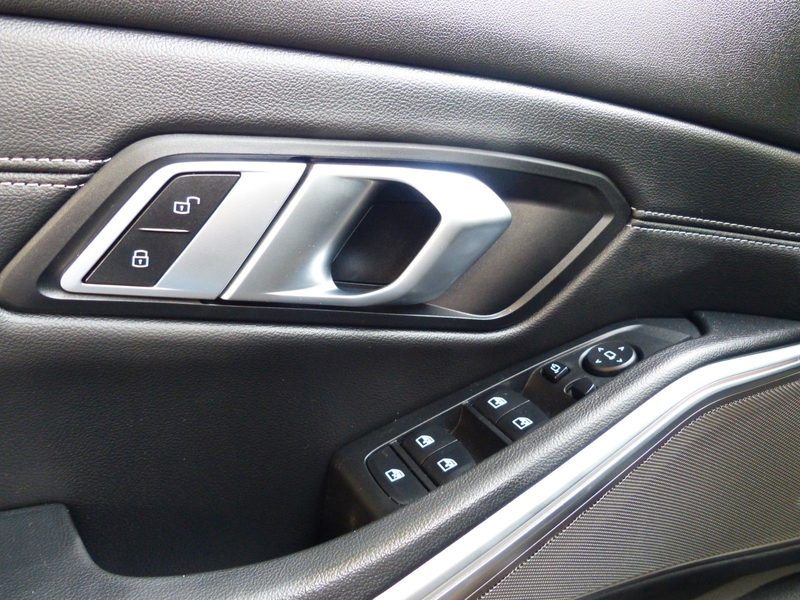 BMW 320 d Autom. neues Mod. Scheckheft 1. Hand — photo 10