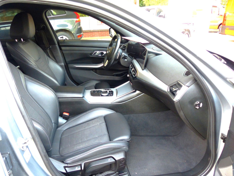 BMW 320 d Autom. neues Mod. Scheckheft 1. Hand — photo 13