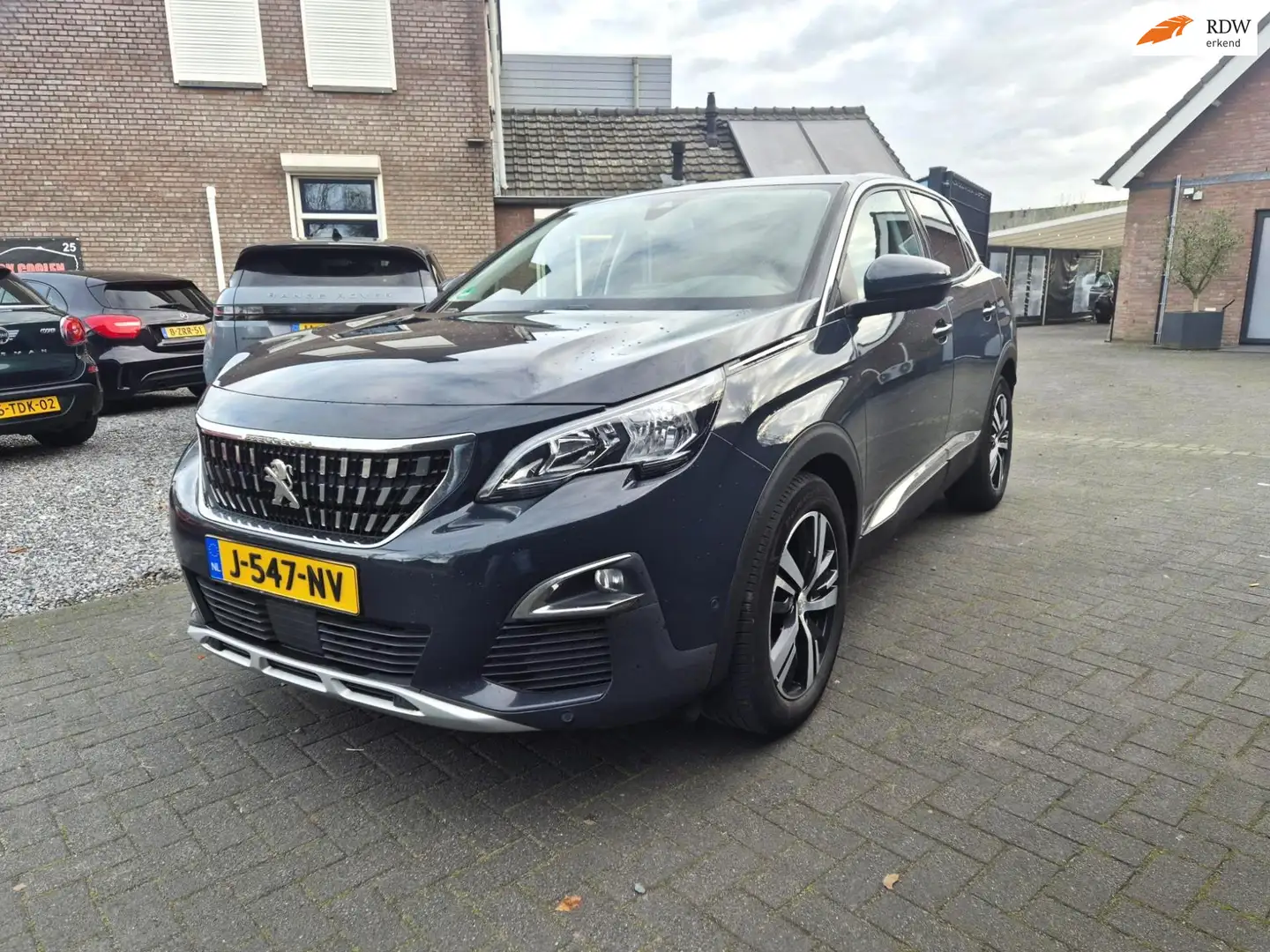 Peugeot 3008 1.2 PureTech Blue Lease Premium GT- LIne Navi Clim Grau - 1