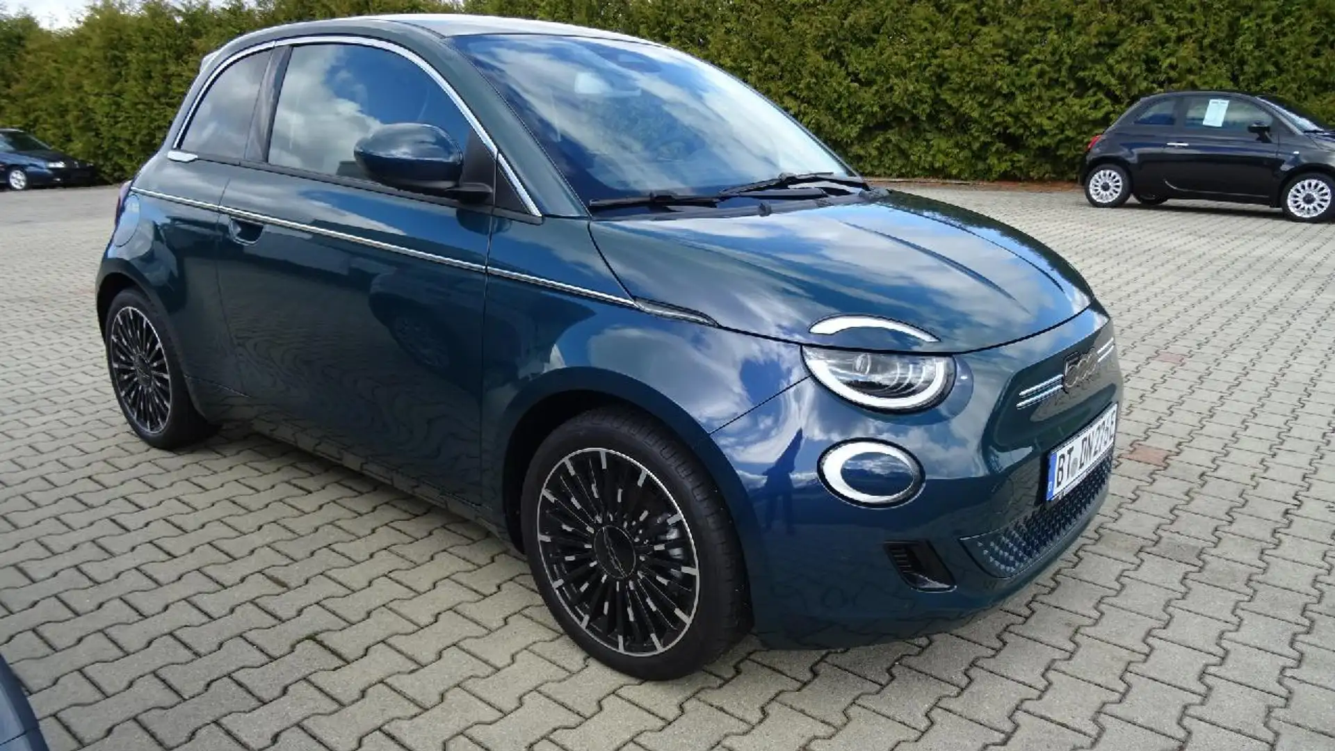 Fiat 500e Icon*Winter*Co-Driver*Komfort*MagicEye*Style-Paket Grün - 2