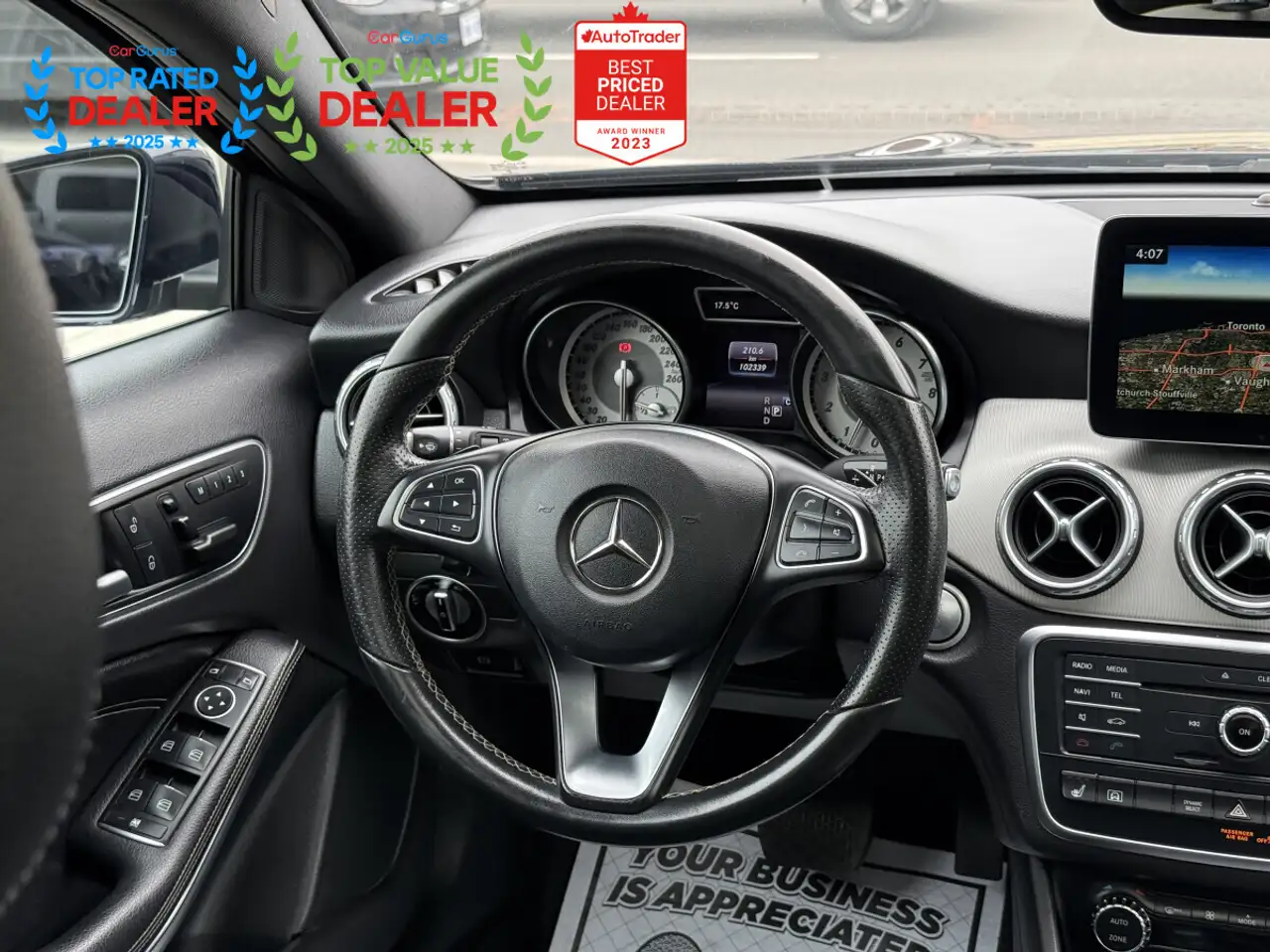 Mercedes-Benz GLA снимка Mercedes-Benz GLA
