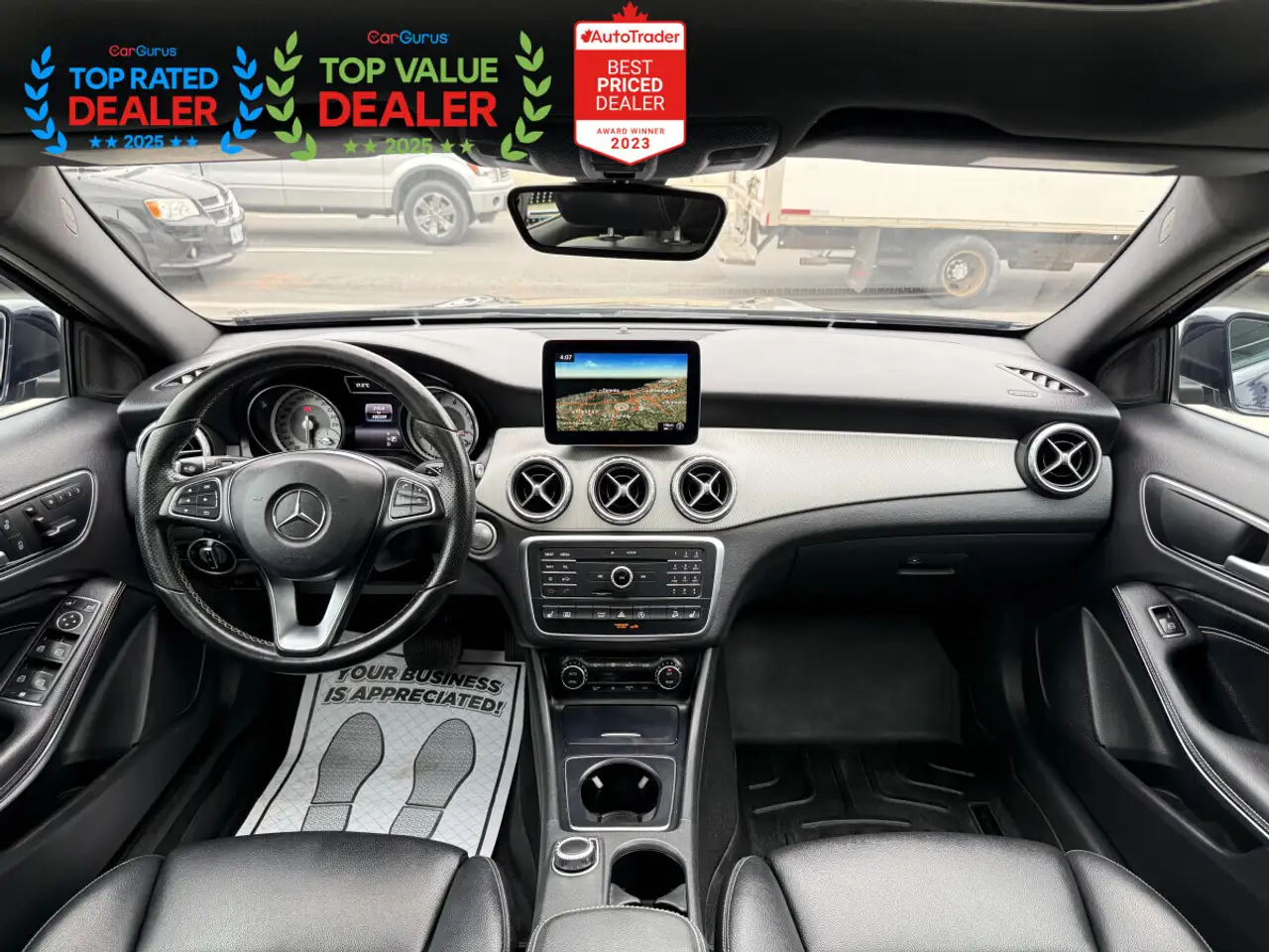 Mercedes-Benz GLA снимка Mercedes-Benz GLA