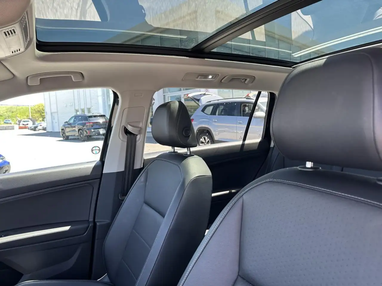 Volkswagen Tiguan снимка Volkswagen Tiguan