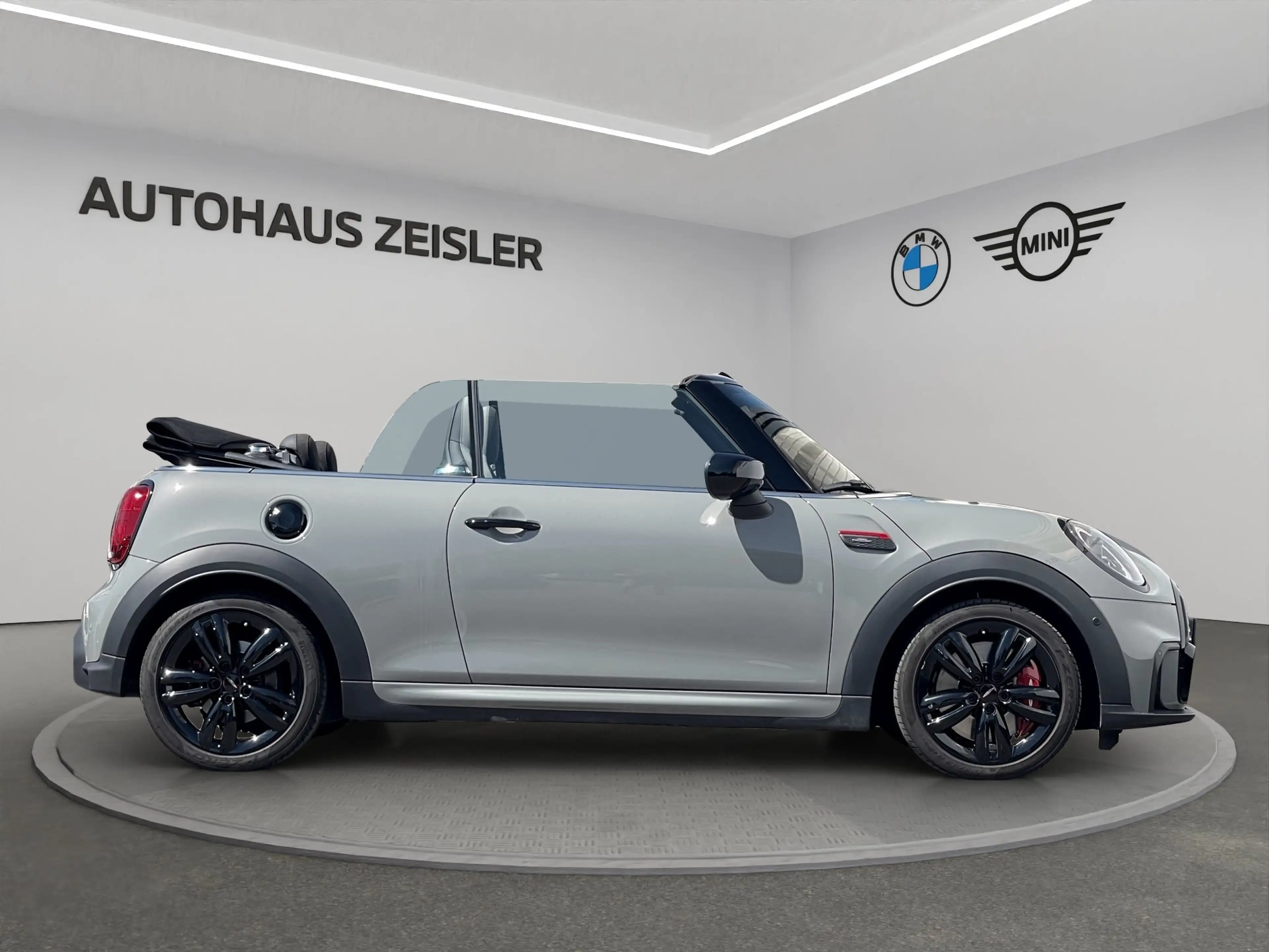 MINI John Cooper Works Cabrio John Cooper Works Cabrio — photo 3