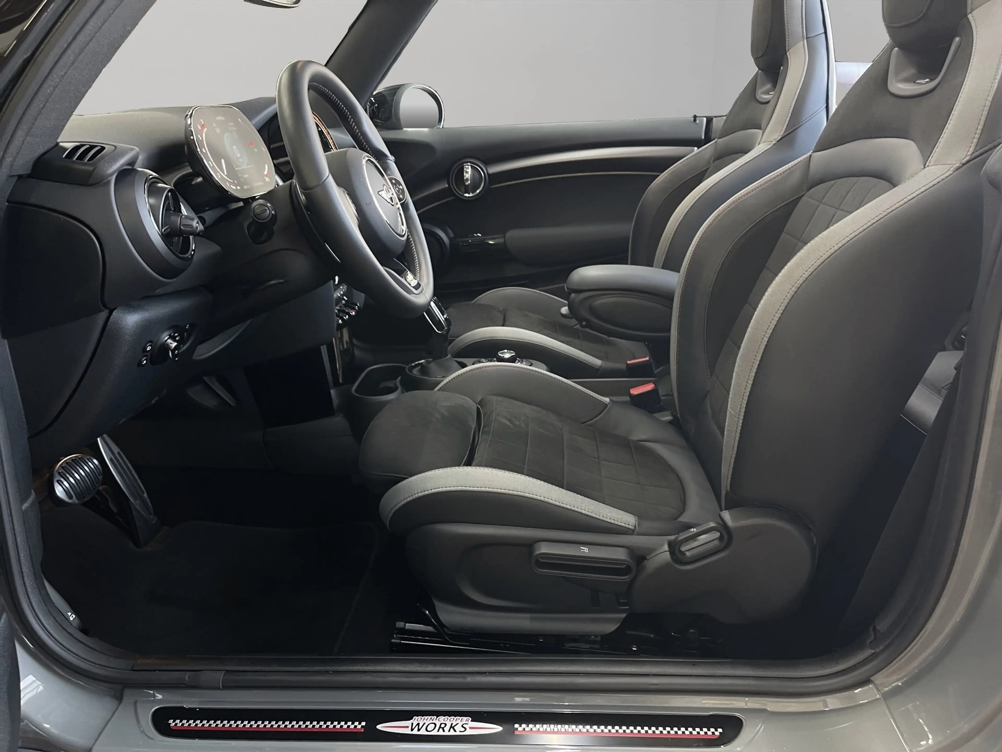 MINI John Cooper Works Cabrio John Cooper Works Cabrio — photo 9