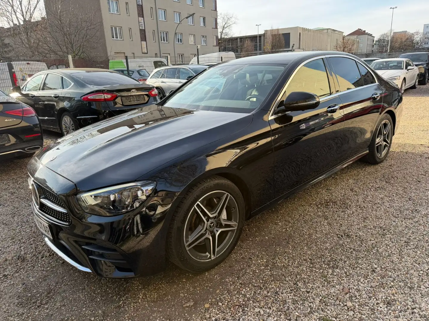 Mercedes-Benz E 220 d 4MATIC Autom.*Premium*AMG Felgen* Schwarz - 1