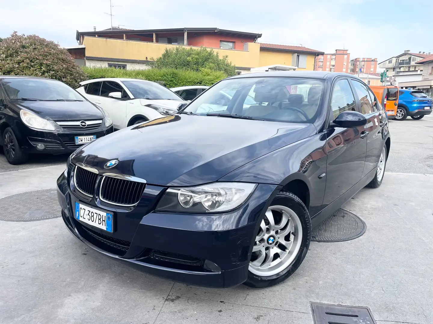 BMW 318 i EURO 4 benzina con POCHI KM !!! Blu/Azzurro - 1