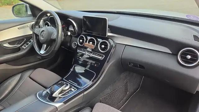 Mercedes-Benz C-Class view 10