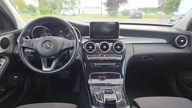 Mercedes-Benz C-Class view 11