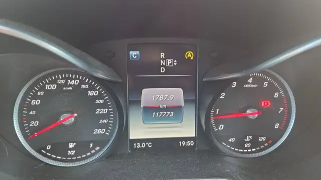 Mercedes-Benz C-Class view 12