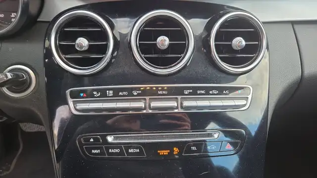 Mercedes-Benz C-Class view 13