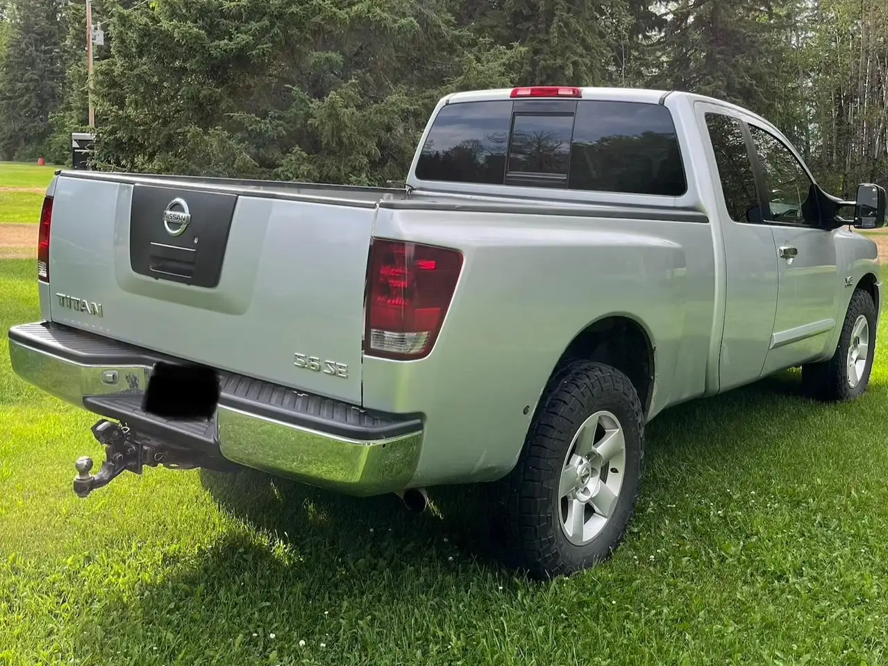 Nissan Titan photo Nissan Titan