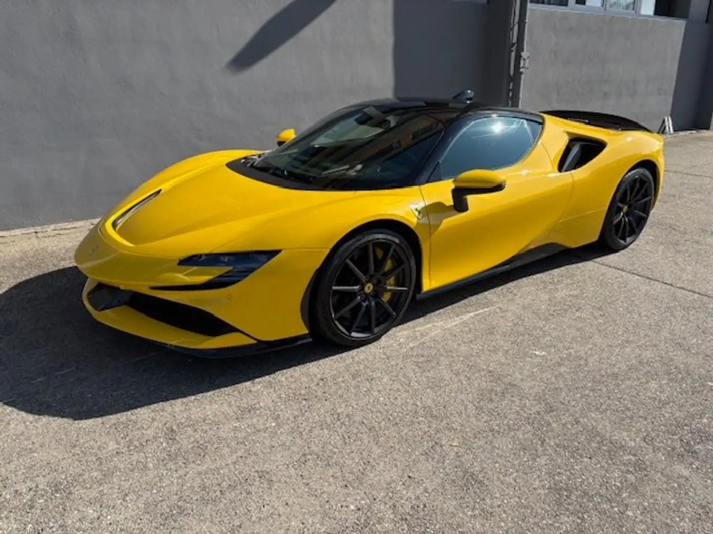 Ferrari SF90 Stradale Assetto Fiorano Vollausstatung Neu Žlutá - 2