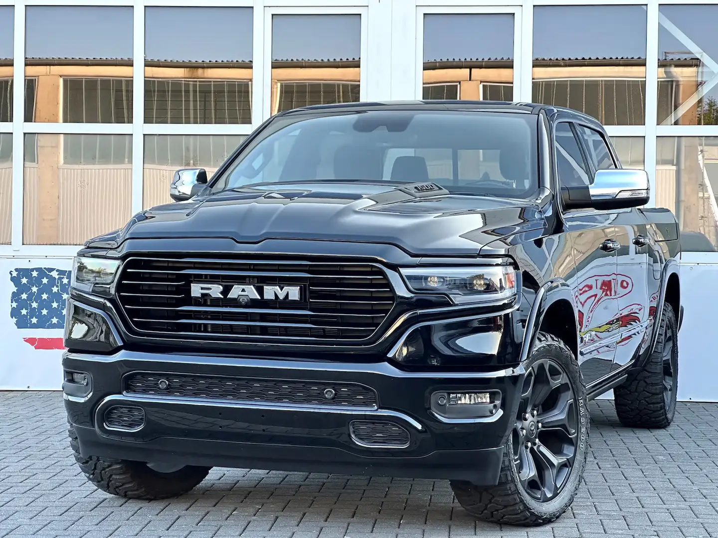 Dodge RAM 1500 Limited MF-Tailgate Pano RAMbox 360° Zwart - 1