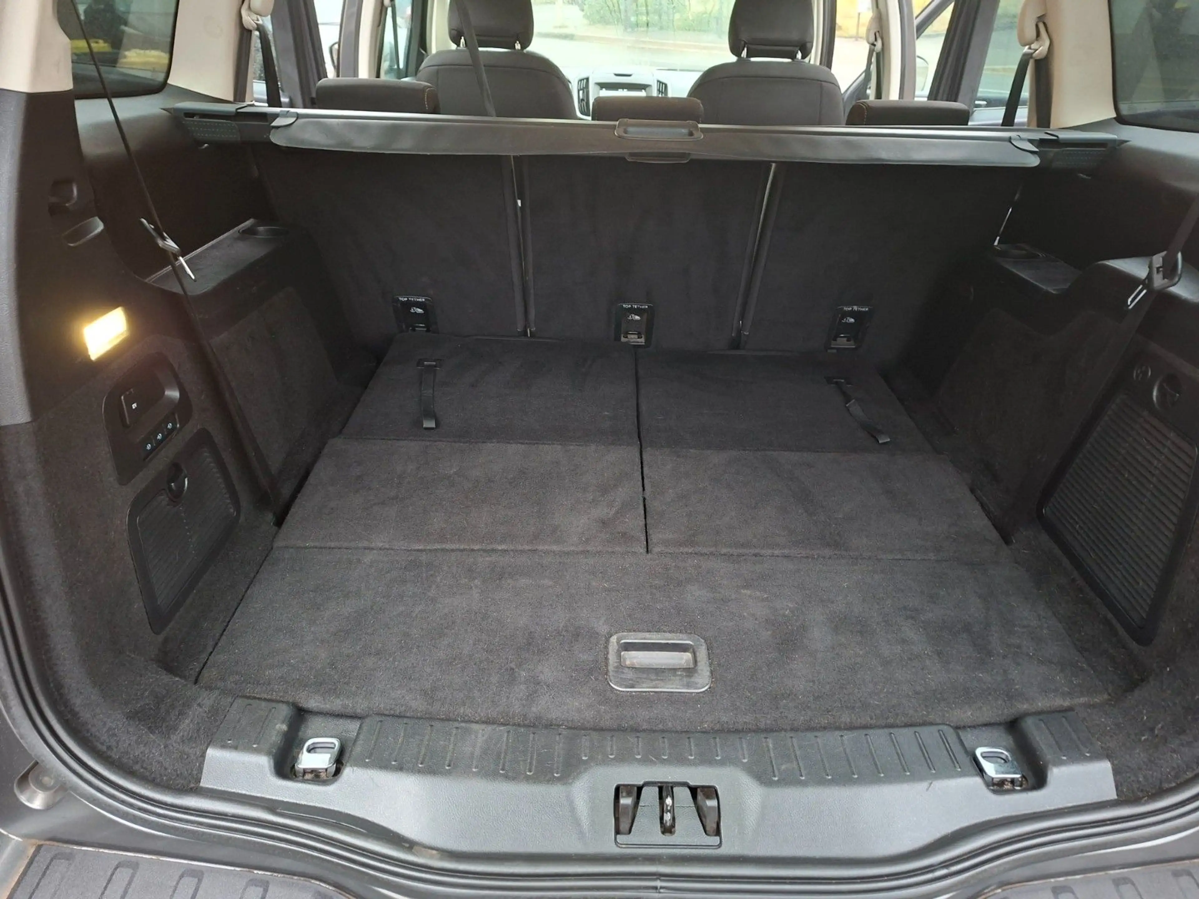 Ford Galaxy Titanium — photo 7