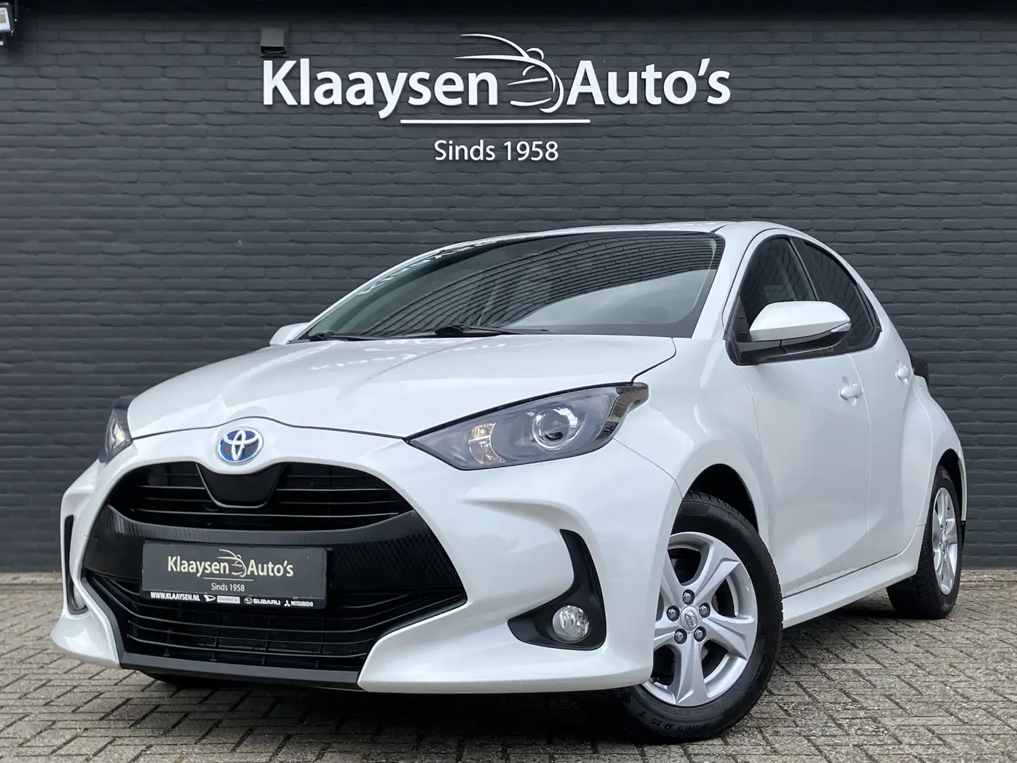 Toyota Yaris 1.5 Hybrid Dynamic AUT. | 1e eigenaar | dealer ond Wit - 1