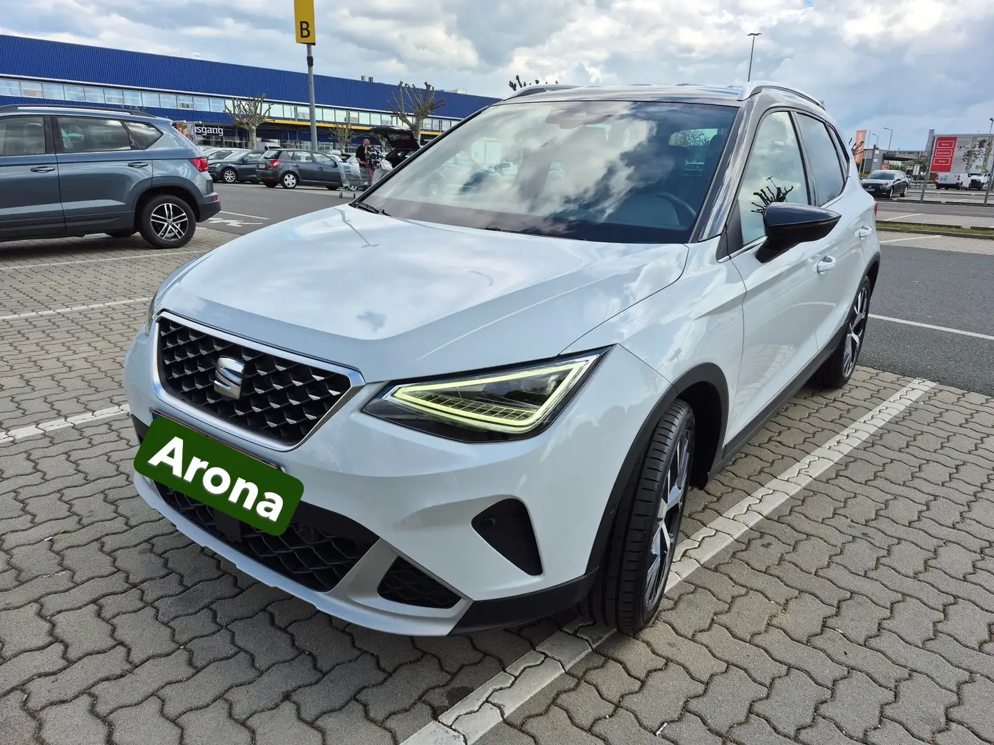 SEAT Arona Arona 1,0 Eco TSI Xperience Xperience Weiß - 1
