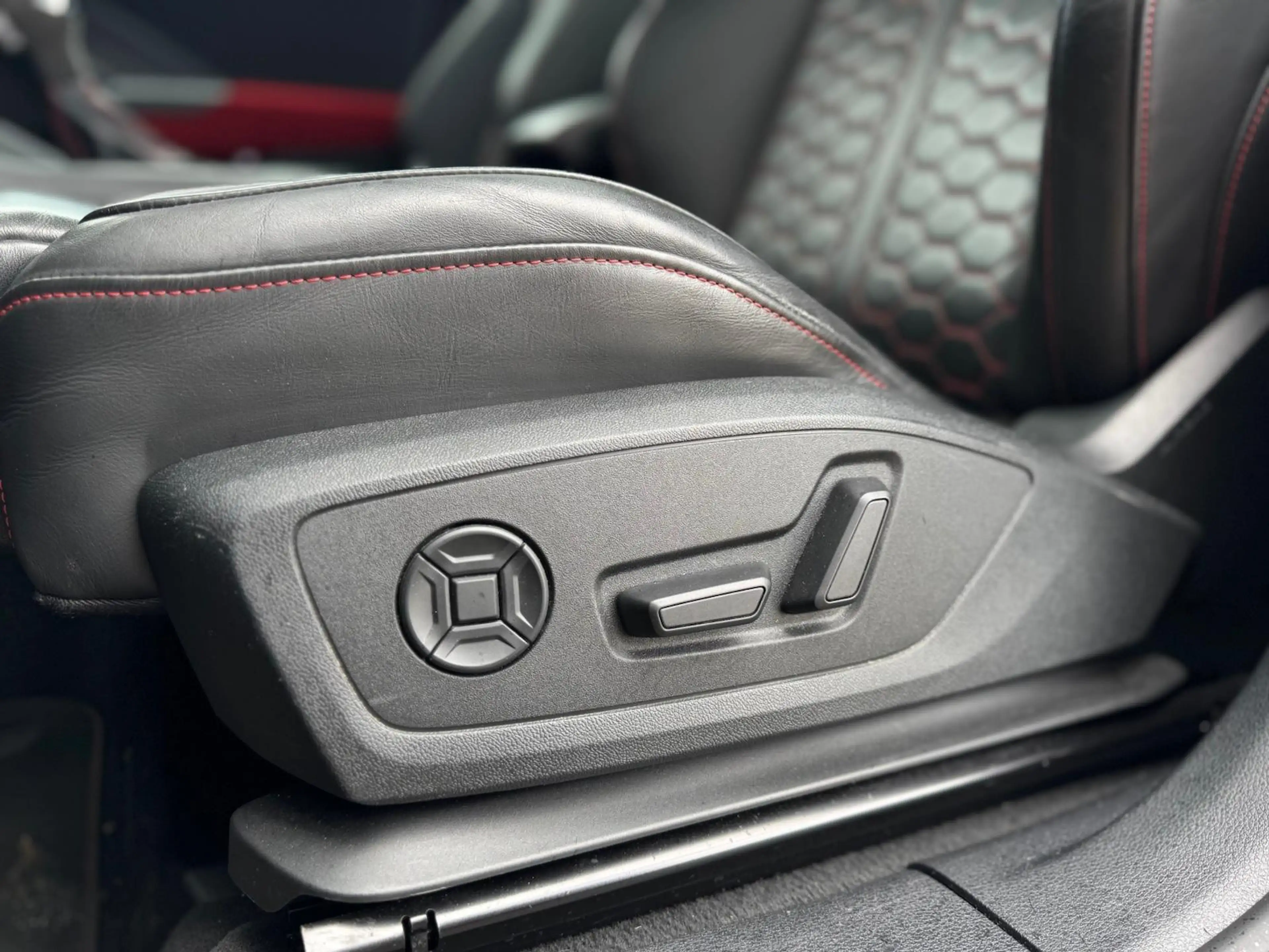 Audi RS Q3 RS Q3 2.5 TFSI | RS Geruit Leder | Panorama | Viru — photo 6