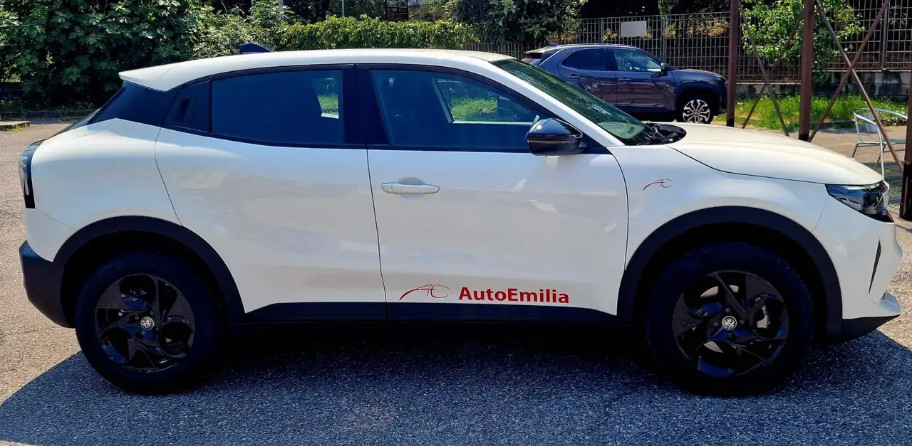 Alfa Romeo Junior 2025