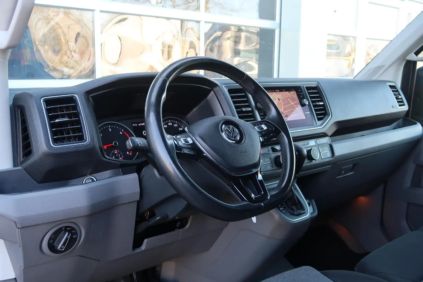 Volkswagen Crafter 35 2.0 TDI L3H3 AUT/ CAMERA/ LED/ ACC/ AIRCO/ NAVI Grijs - 2
