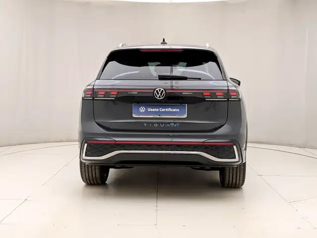 Volkswagen Tiguan view 5