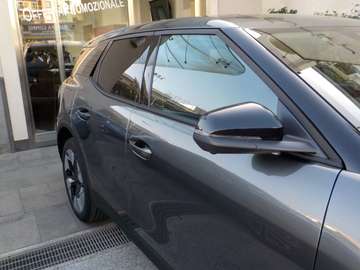 -E Standard Range Explorer 52 KWH 170CV