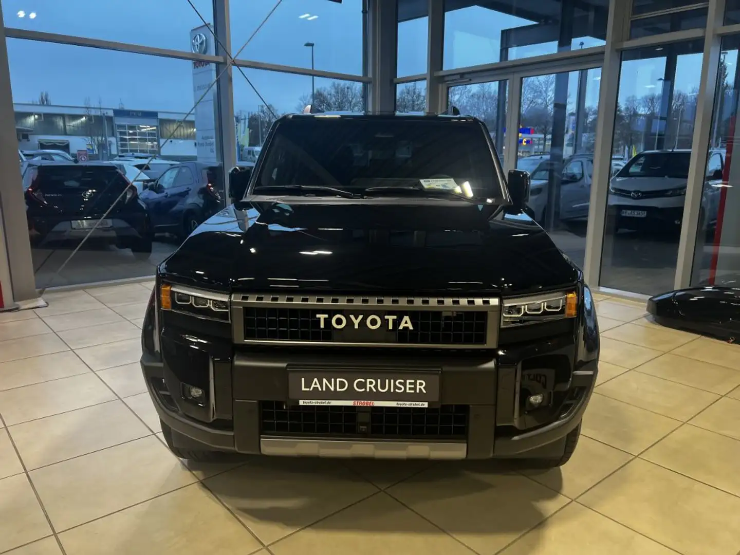 Toyota Land Cruiser 2.8 D-4D Automatik Executive (250/J25) Bestellfahr Grau - 2