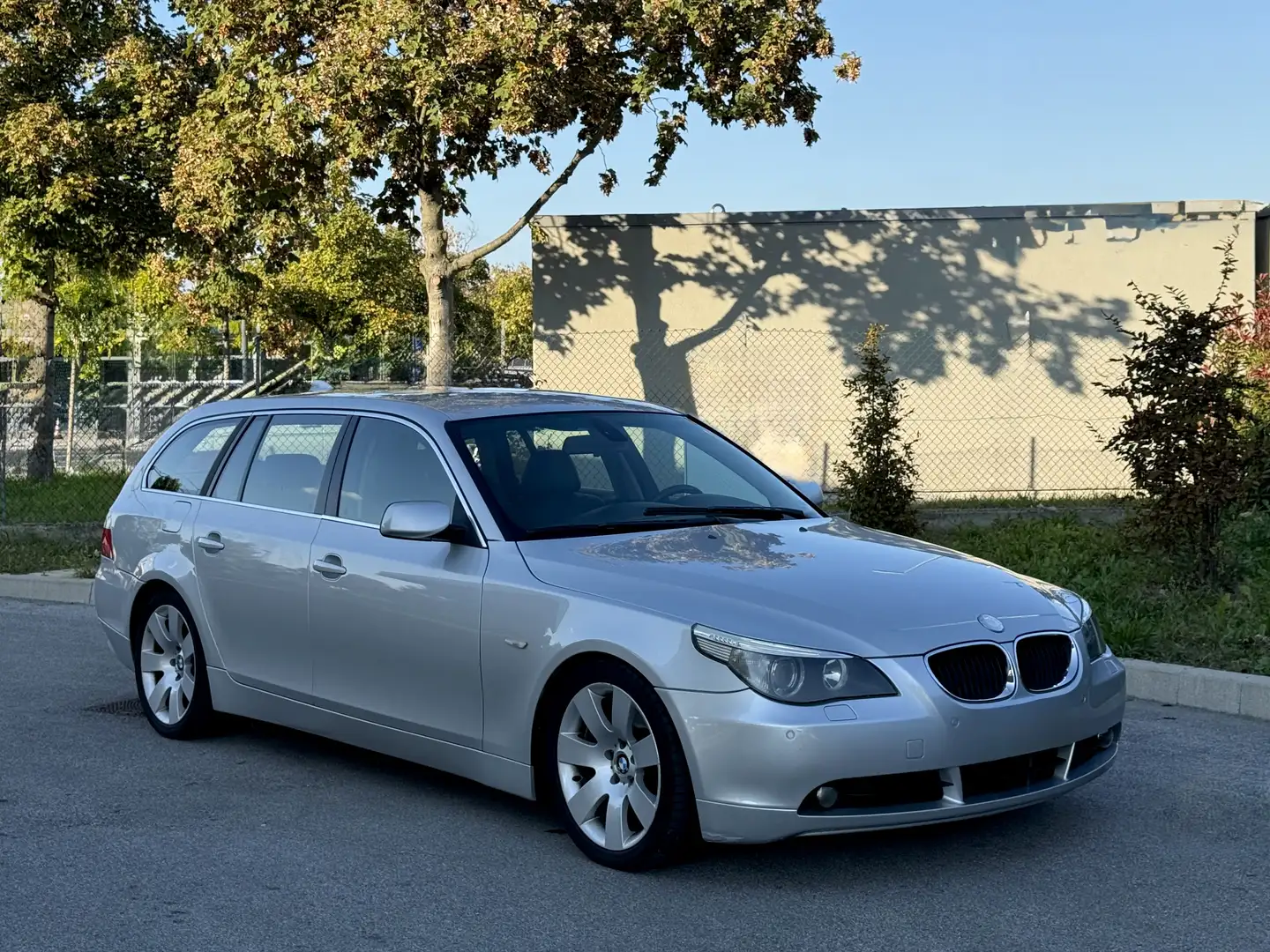 BMW 525 525d Touring - 1