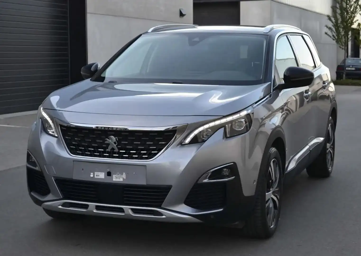 Peugeot 5008 1.2 Allure EAT8 7 Places Cuir/Navi/Keyless/LED Grijs - 1