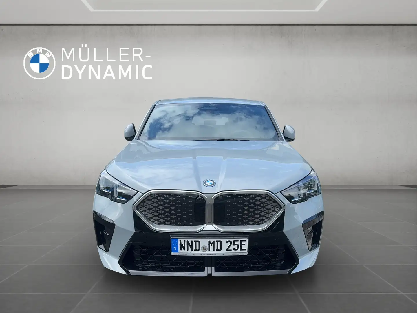 BMW iX2 M SPORT LED HUD 360°KAMERA HARMAN KARDON ICONIC GL Серый - 2