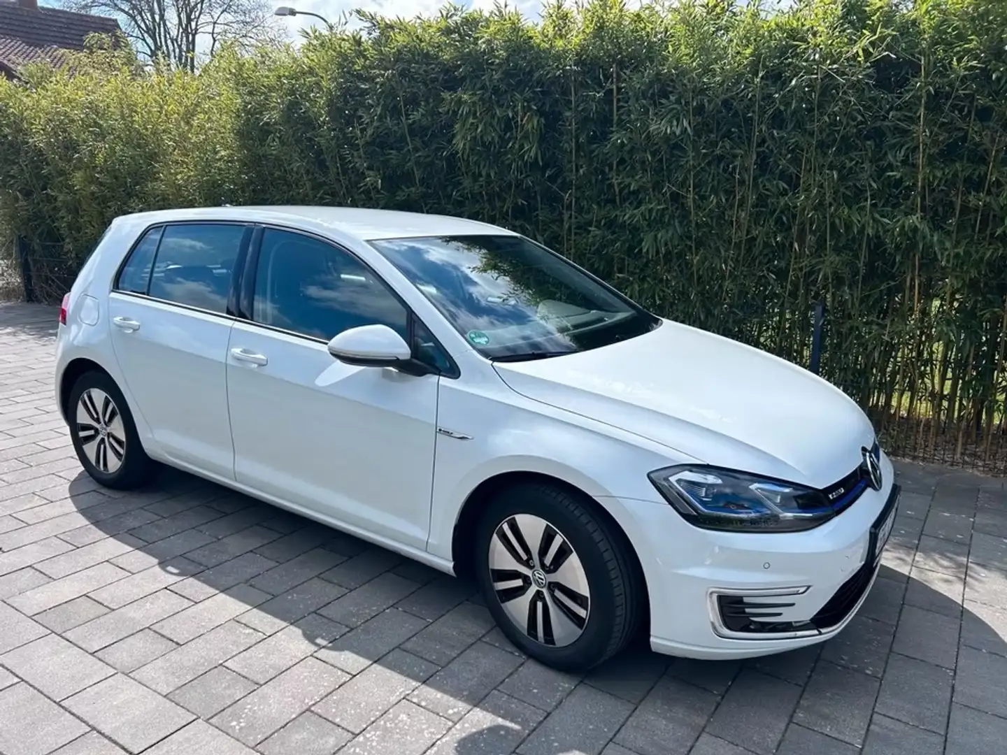 Volkswagen e-Golf e-Golf 35,8kWh Vollausstattung Weiß - 1
