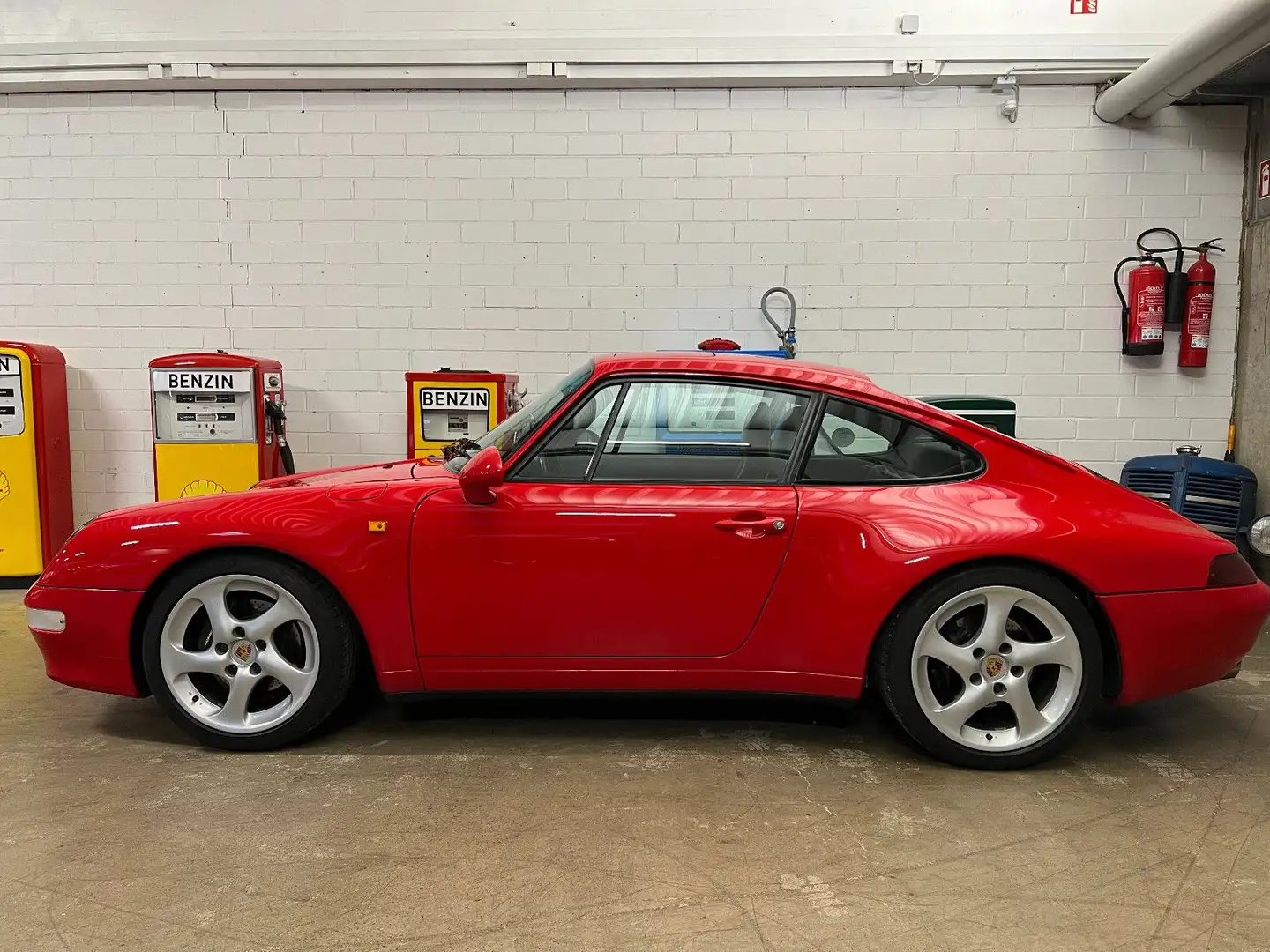 Porsche 993 Carrera crvena - 1