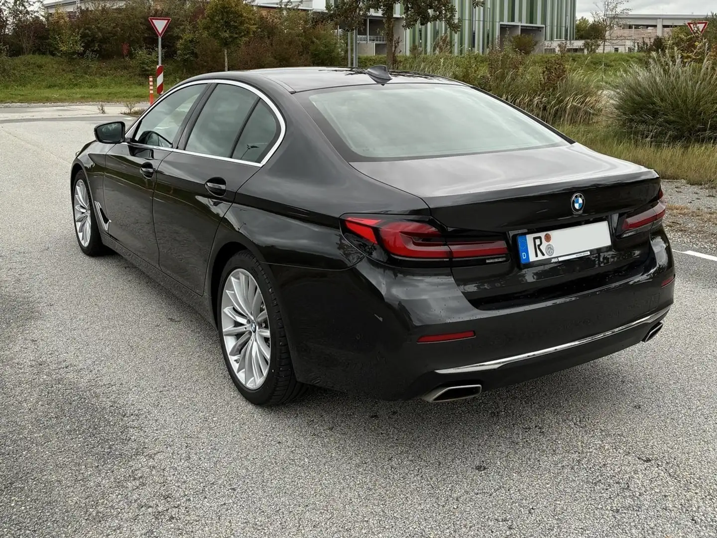 BMW 530 d Mild Hybrid Luxury Line S-Dach SpoSi ACC BLIS Hu Gris - 2
