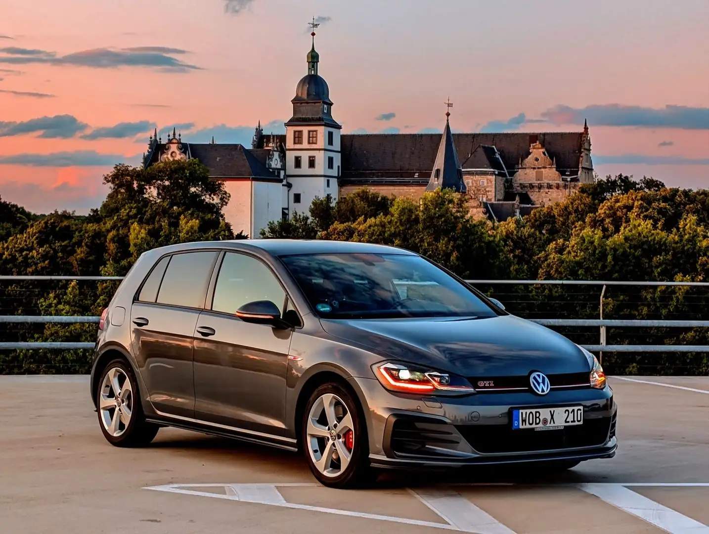 Volkswagen Golf GTI Golf GTI 2.0 TSI OPF DSG Performance Grau - 1