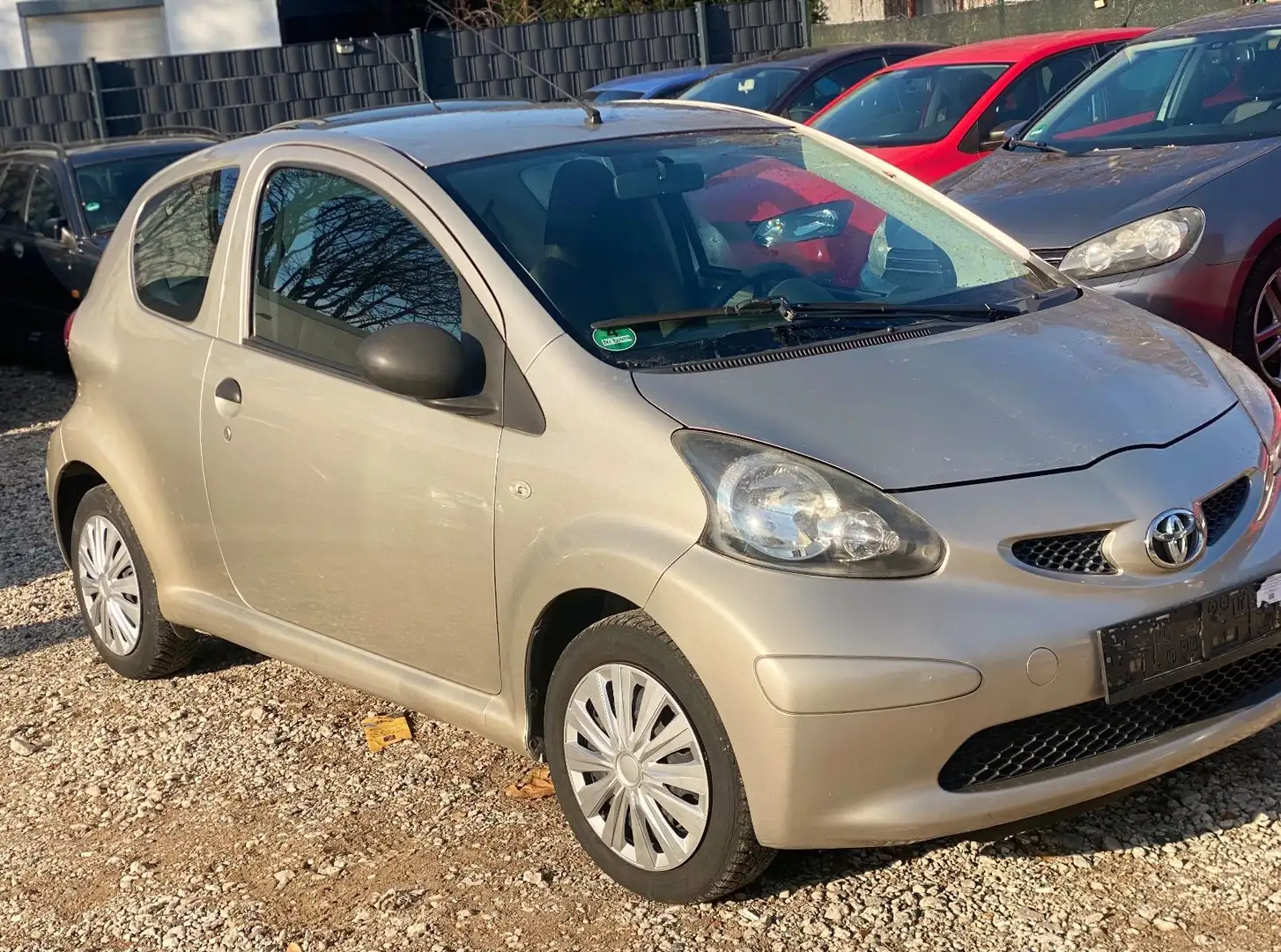 Toyota Aygo AYGO Basis Beige - 2