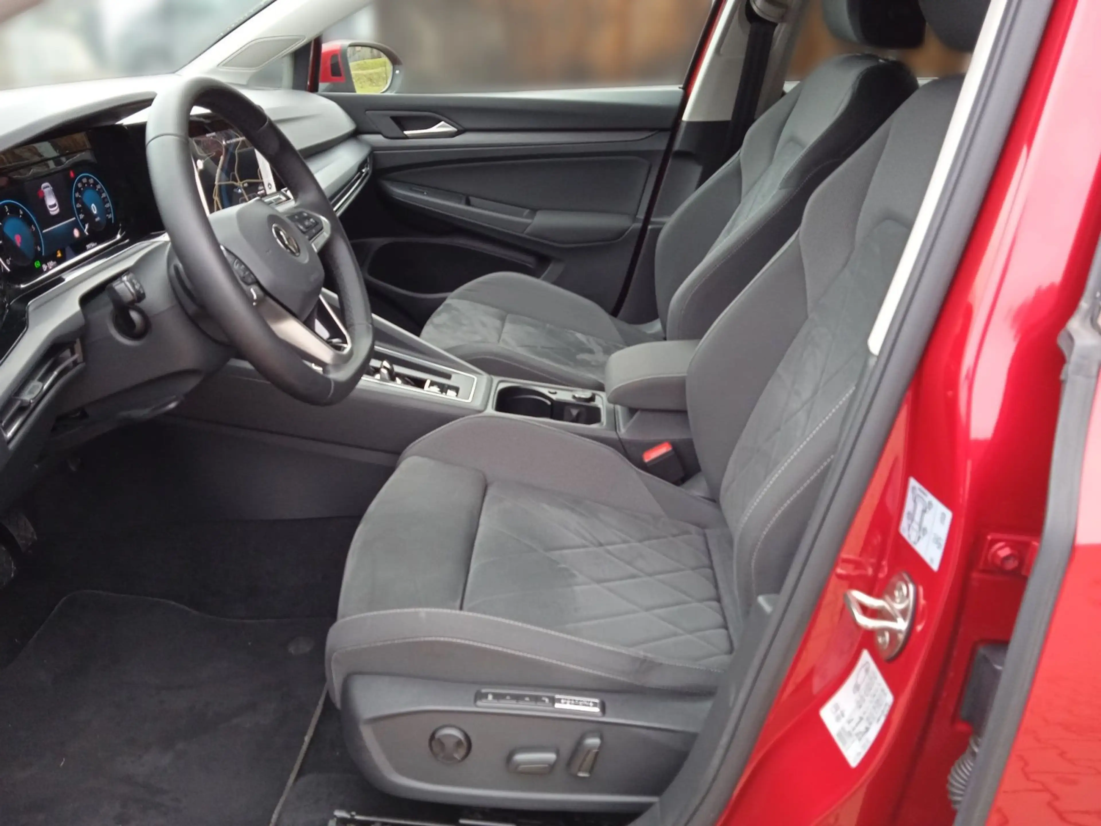Volkswagen Golf VIII Style 2.0 TDI DSG / Standh, Navi, LED+ — photo 15