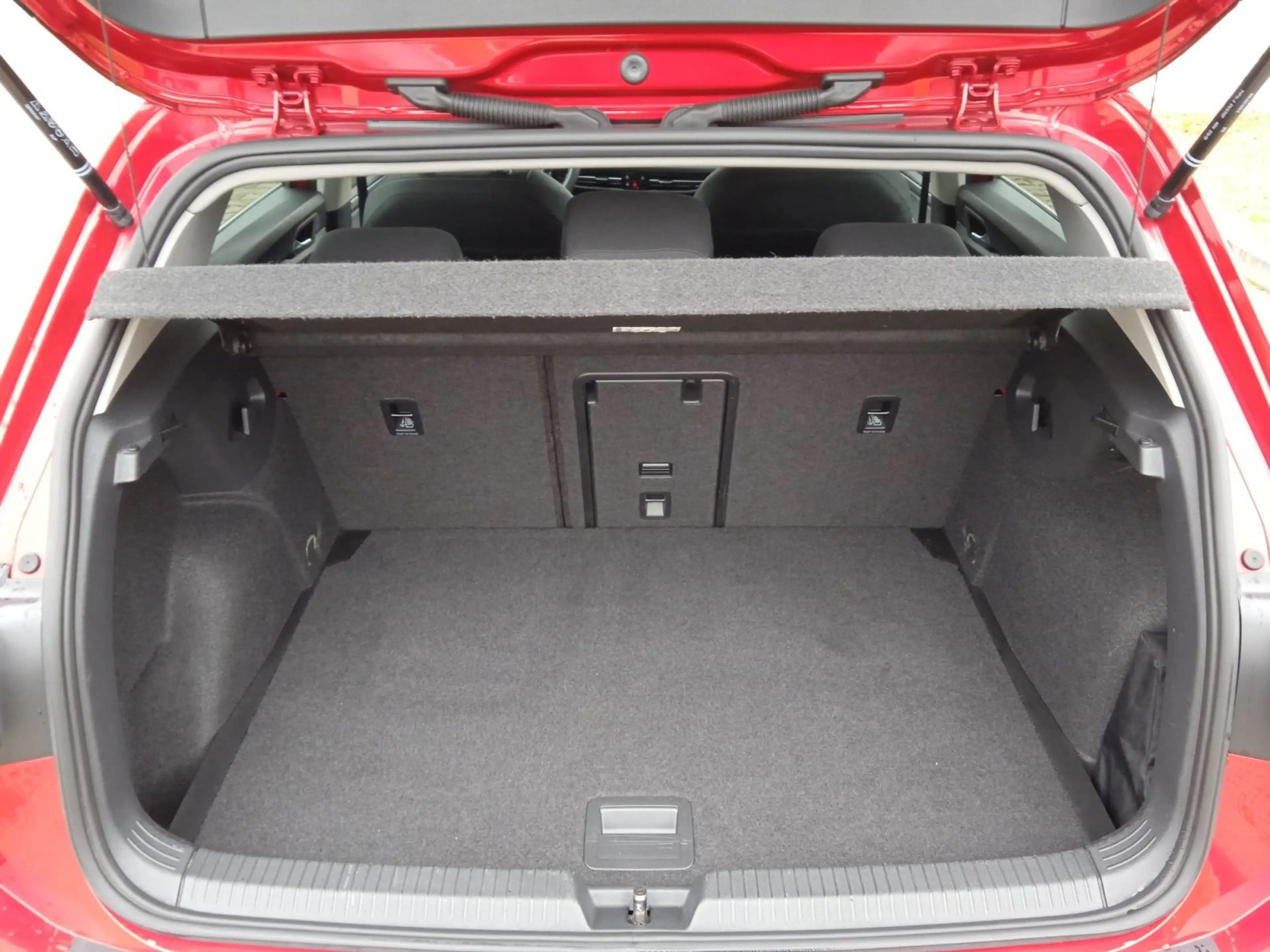 Volkswagen Golf VIII Style 2.0 TDI DSG / Standh, Navi, LED+ — photo 18
