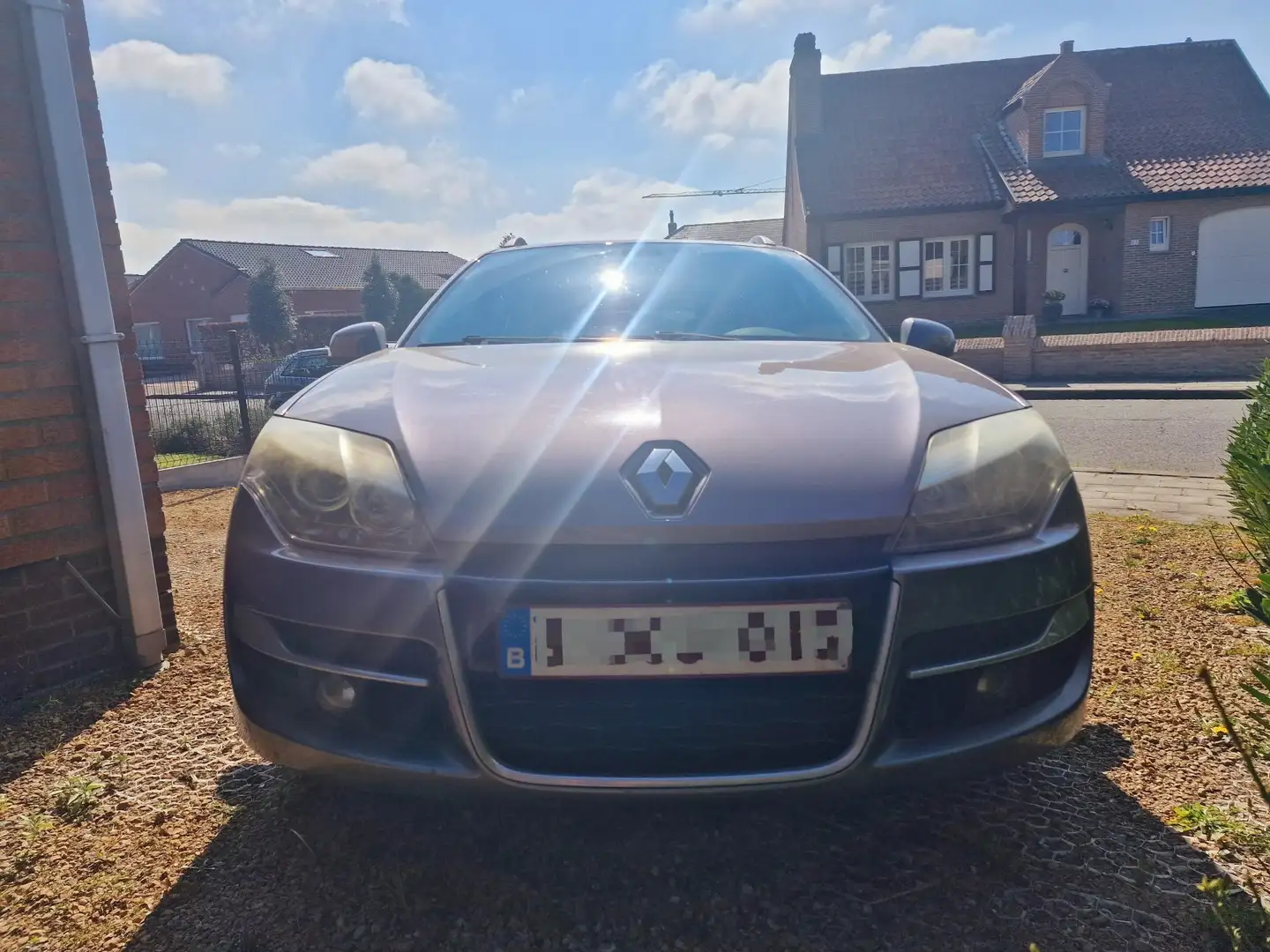 Renault Laguna Grandtour 2.0 dCi FAP Expression Gris - 2