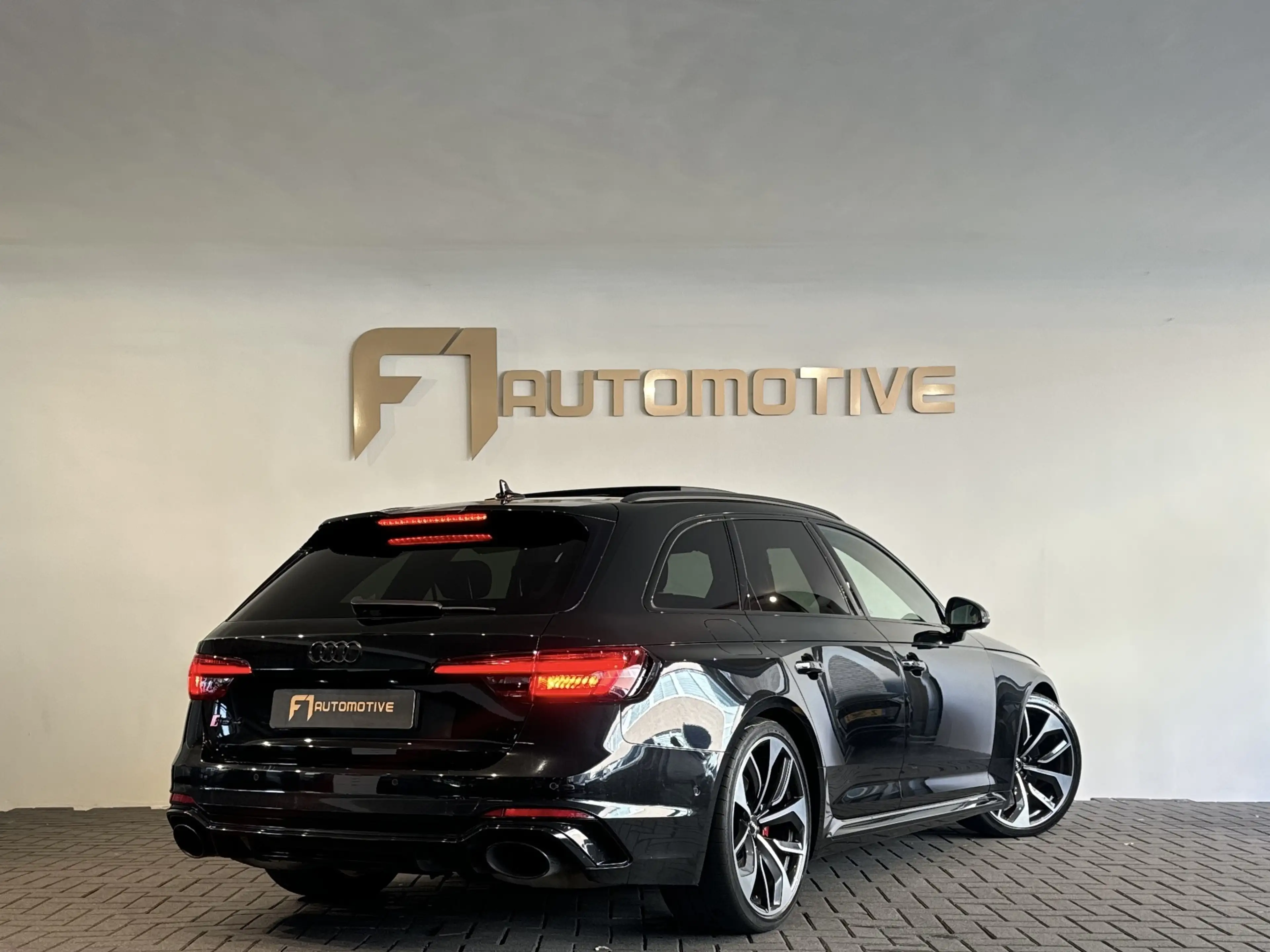 Audi RS4 2.9 TFSI Quattro Pro Line Plus Pano|HUD|B&O|360|VO — photo 4
