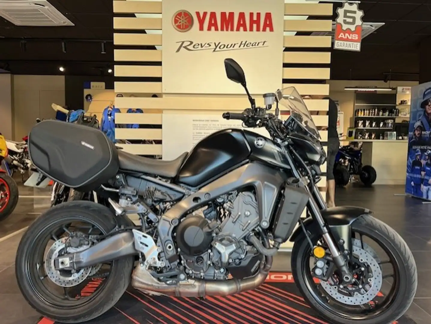 Yamaha MT-09 - 1